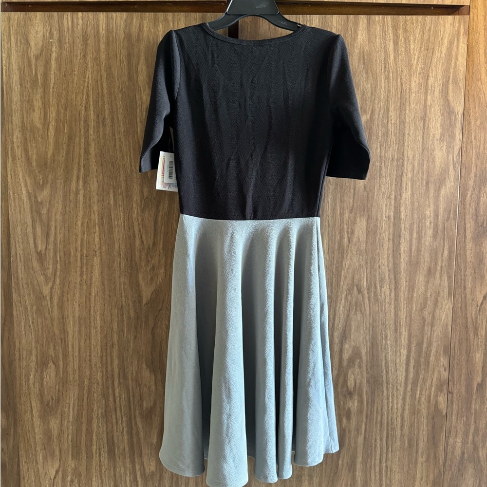 Lularoe “Nicole” dress size medium - Picture 3 of 4